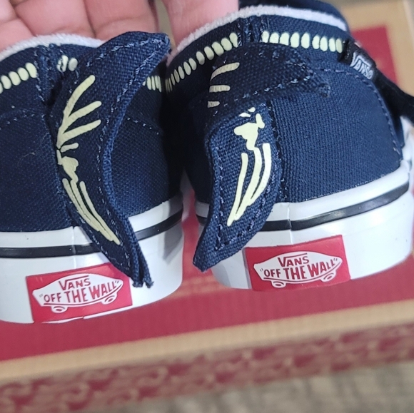 (SOLD) Vans Toddler Size 5 New! - Picture 3 of 5